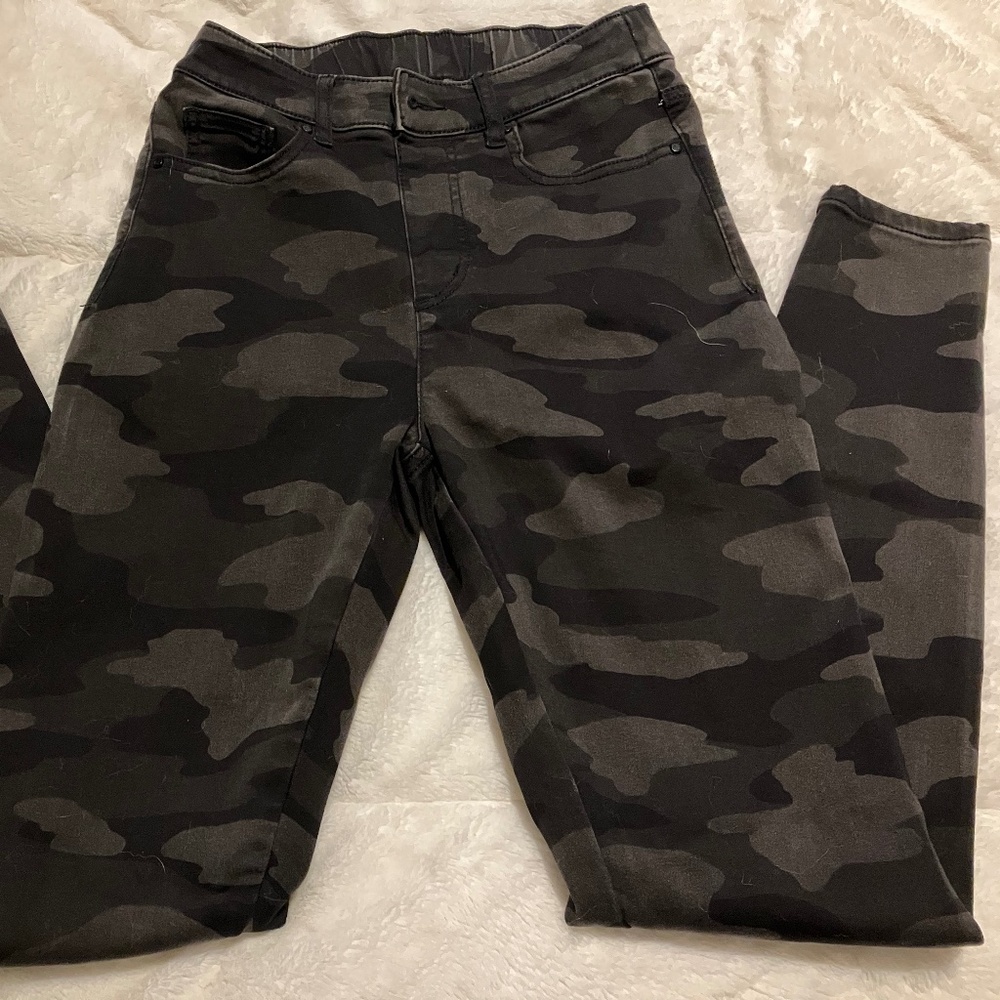 G by Giuliana Camo Slim leg jeans